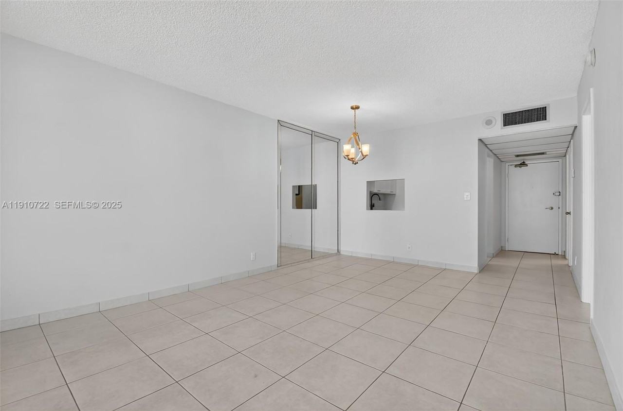 510 Ne 17th Ave - Photo 2 of 5