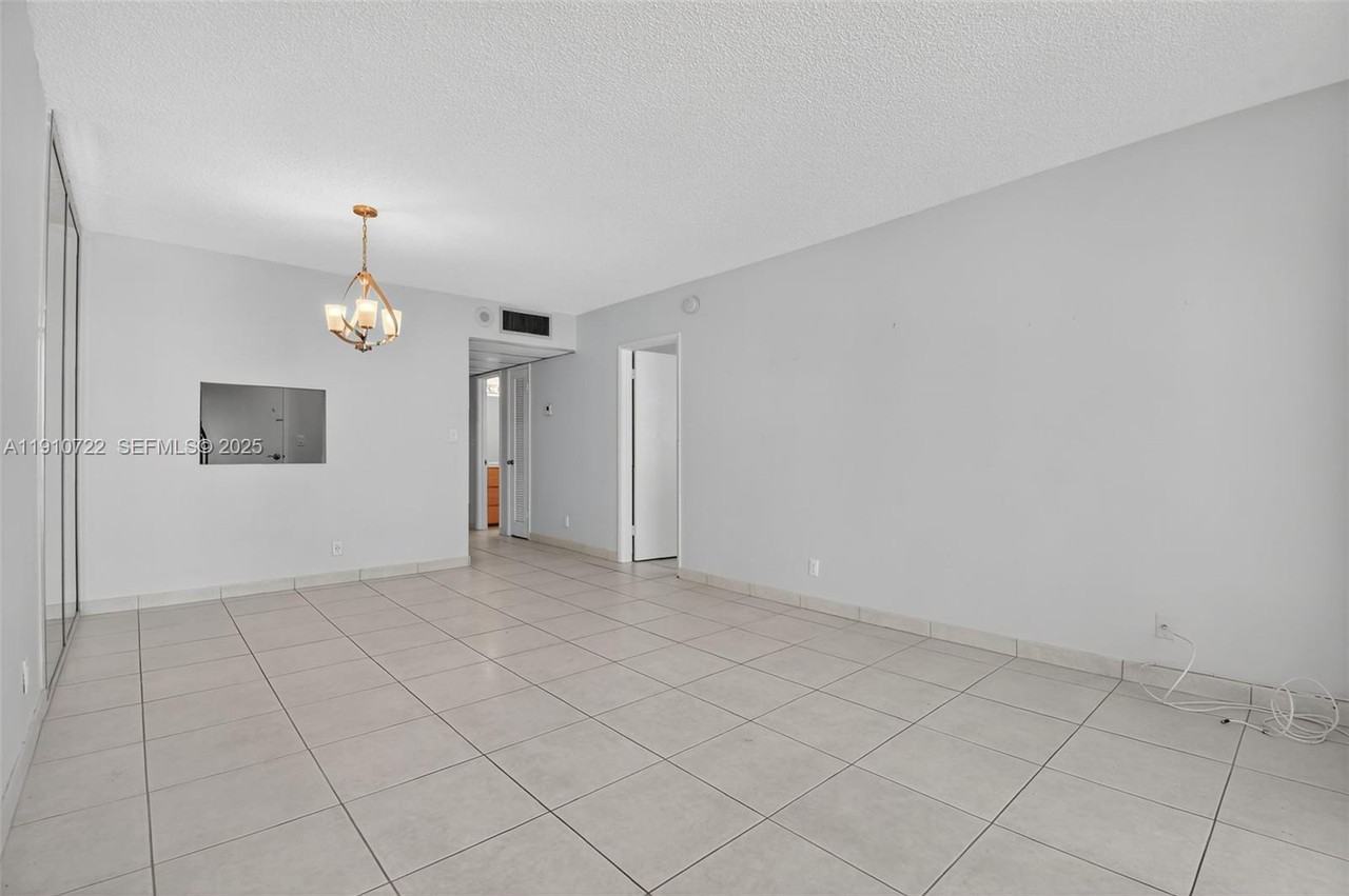 510 Ne 17th Ave - Photo 3 of 5
