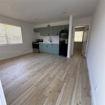 1827 N Dixie Hwy - Photo 1 of 1
