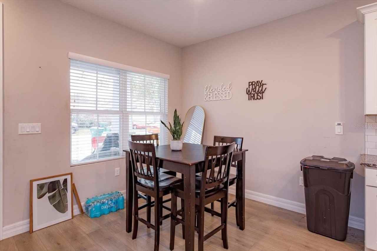 884 Klondike St - Photo 3 of 26
