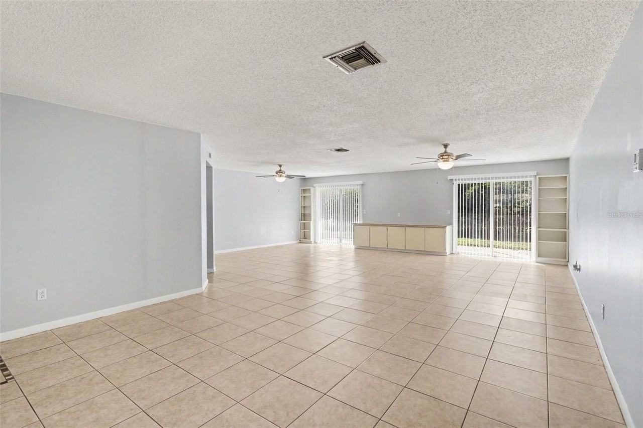 10157 Bluff Ct - Photo 6 of 26
