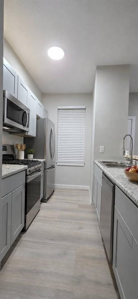 1242 23rd St - Photo 3 of 9