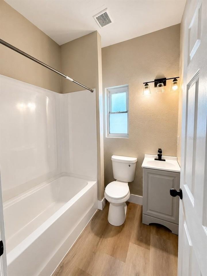 1242 23rd St - Photo 7 of 9