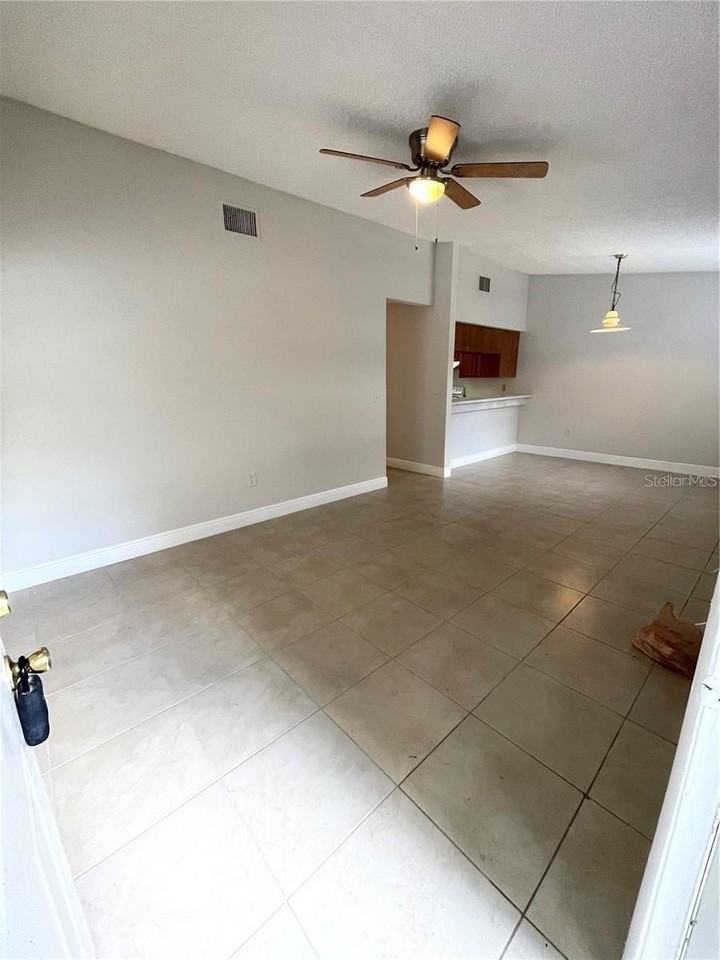 1916 Crystal Grove Dr - Photo 2 of 11