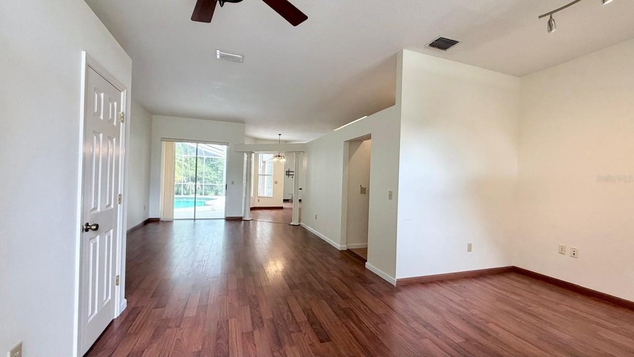 9639 Fox Hearst Rd - Photo 3 of 29