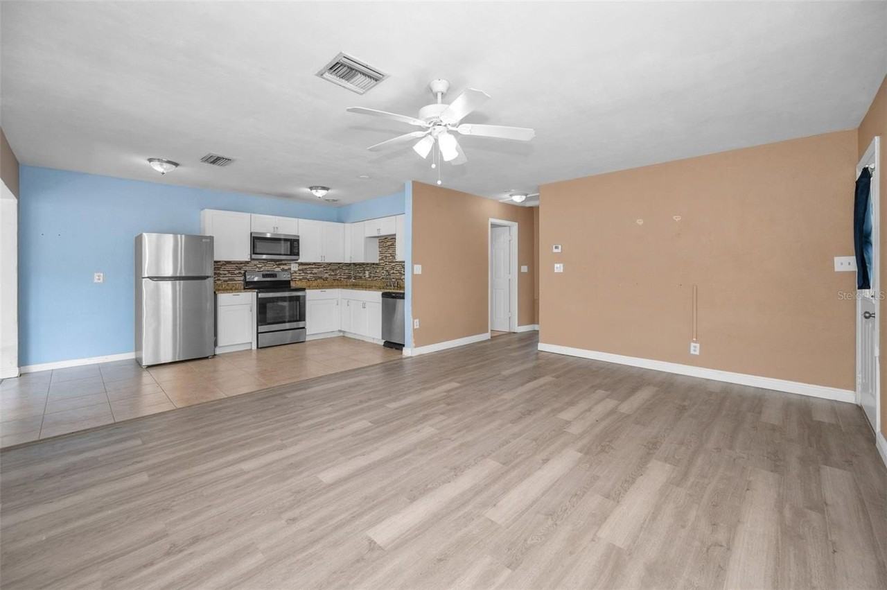 2476 Coronado Way - Photo 6 of 35