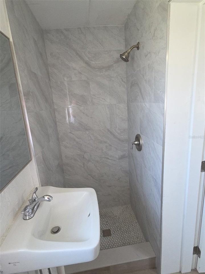 467 92nd Ave N #B - Photo 5 of 8