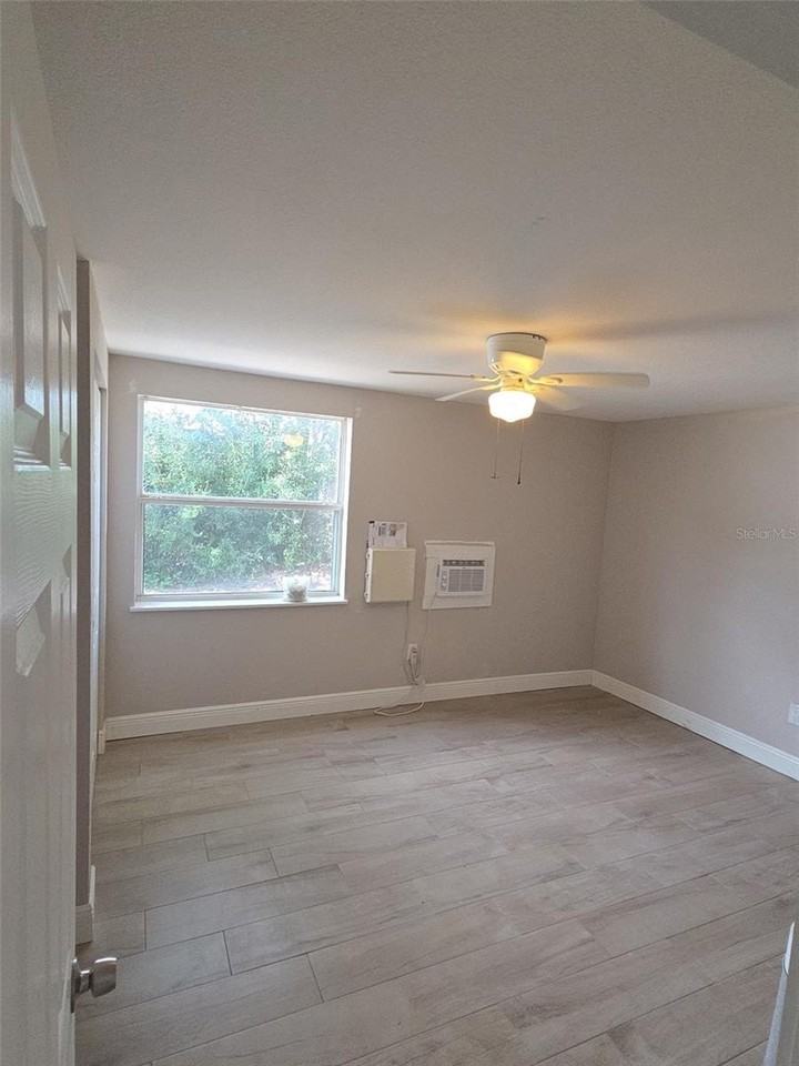 467 92nd Ave N #B - Photo 7 of 8