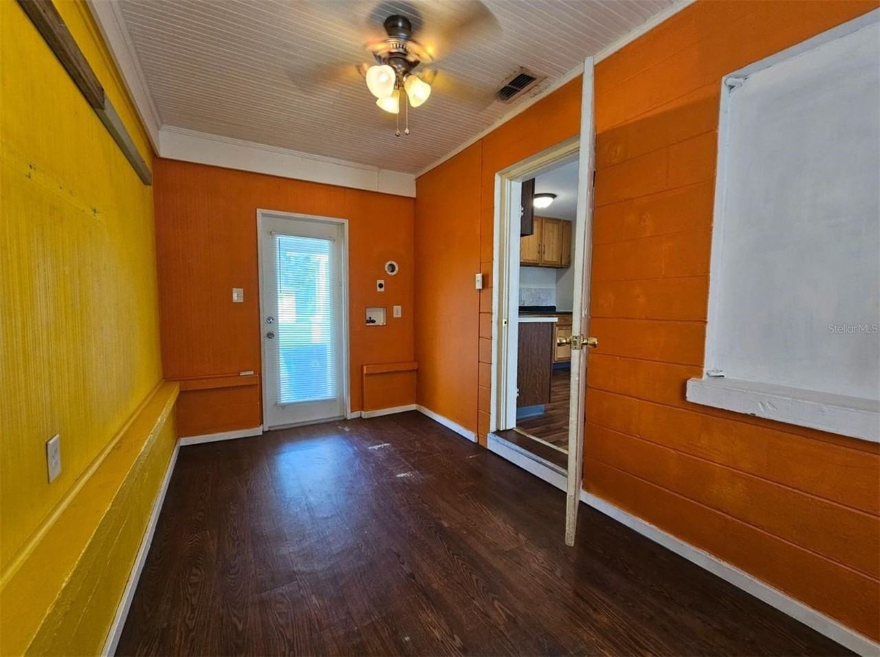 1516 Holly Rd - Photo 5 of 21