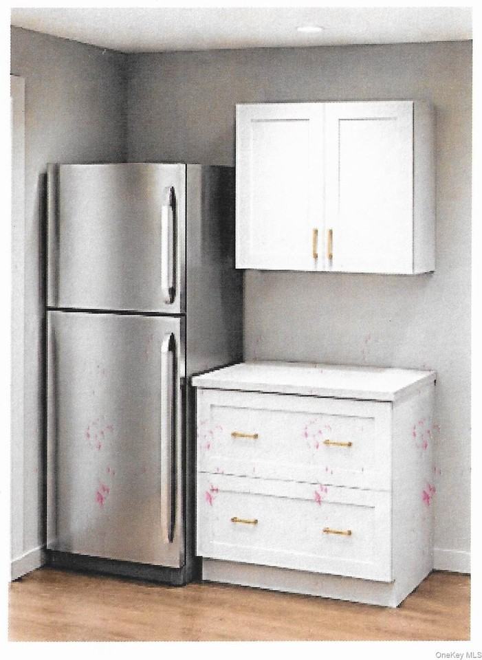 521 E Broadway - Photo 4 of 6