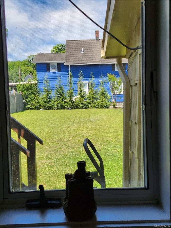 27 Mountain Ave - Photo 3 of 14