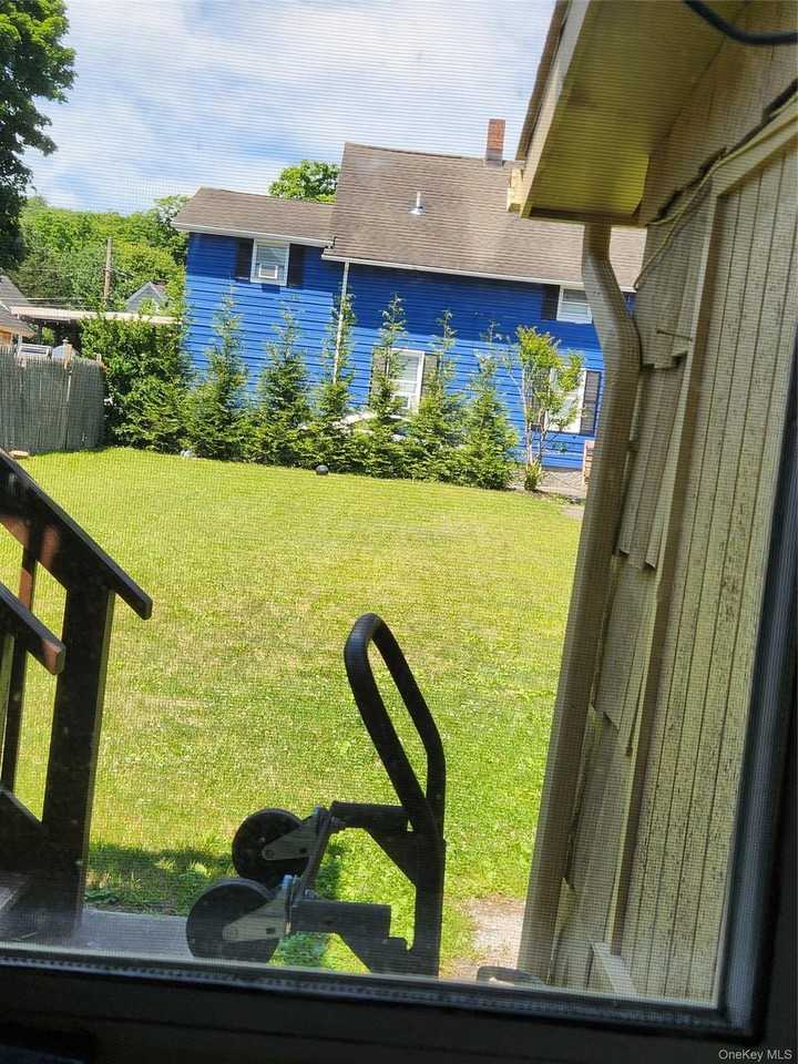27 Mountain Ave - Photo 4 of 14