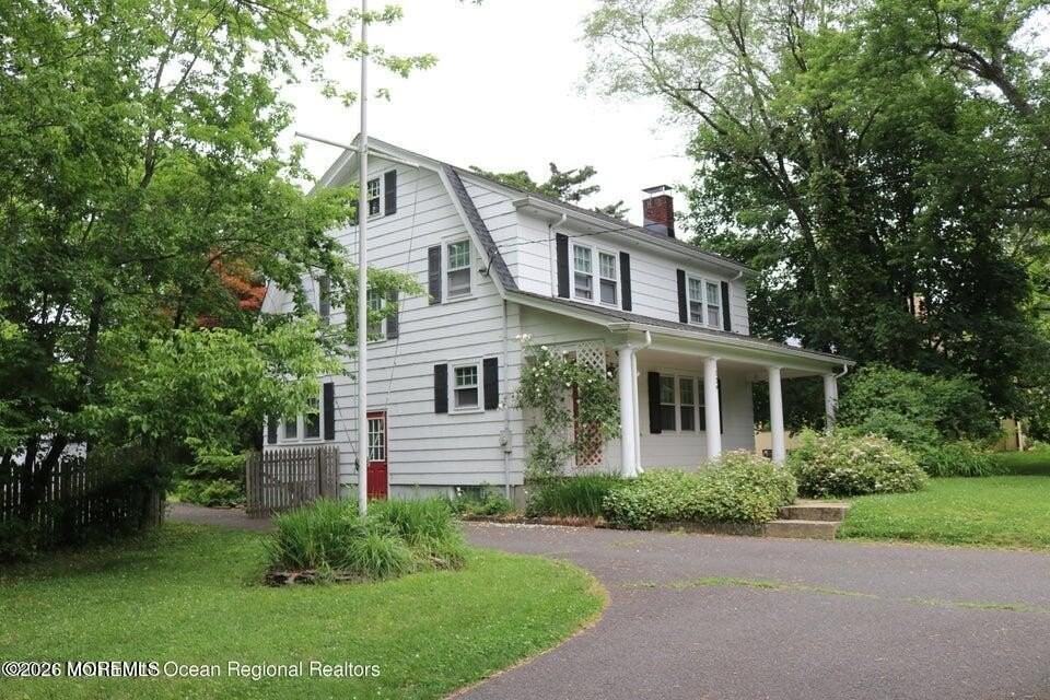 129 Rumson Rd - Photo 2 of 13