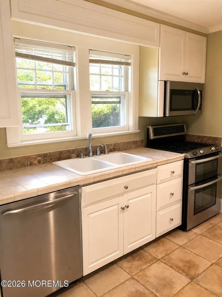 129 Rumson Rd - Photo 6 of 13