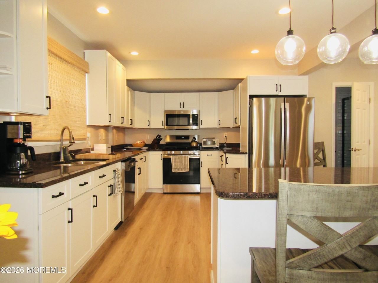703 Central Ave - Photo 4 of 30