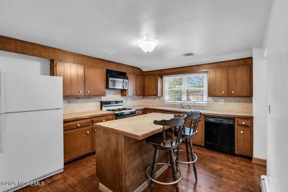 918 Charles Dr - Photo 3 of 43