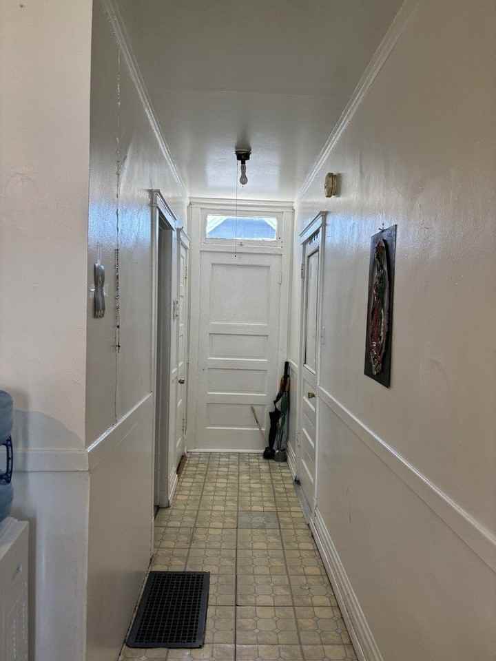 3053 N Elbridge Ave #2R - Photo 7 of 11