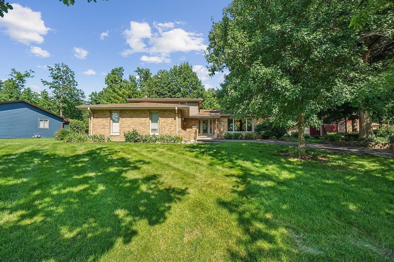 751 Tanglewood Ln - Photo 2 of 20