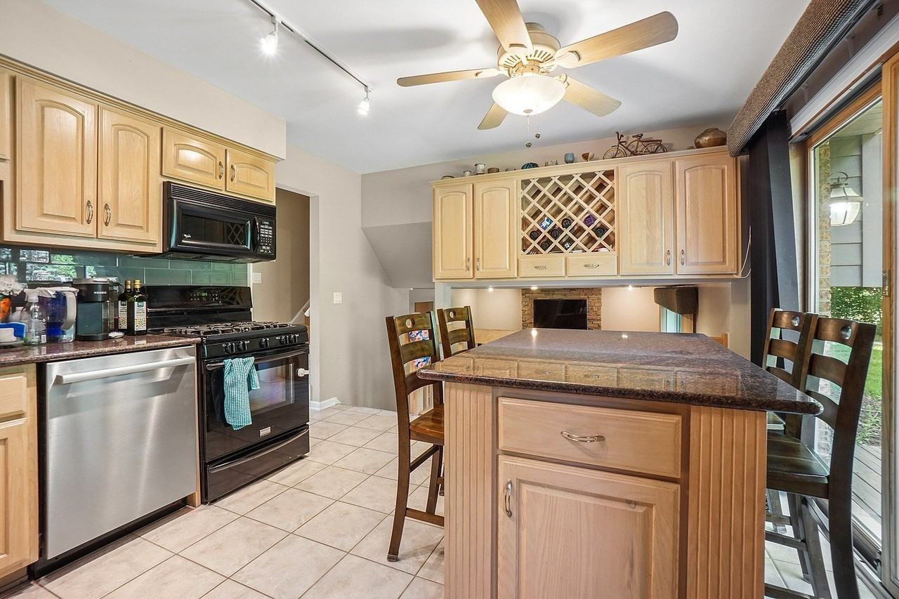 751 Tanglewood Ln - Photo 7 of 20