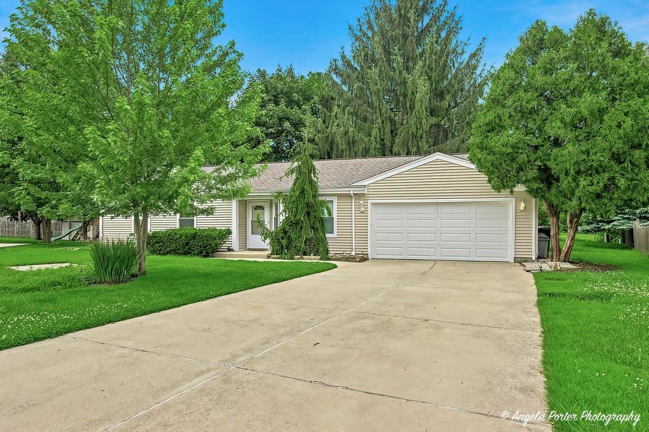3287 Medford Ct - Photo 2 of 28