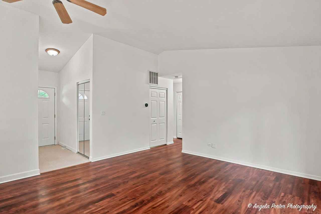 3287 Medford Ct - Photo 4 of 28