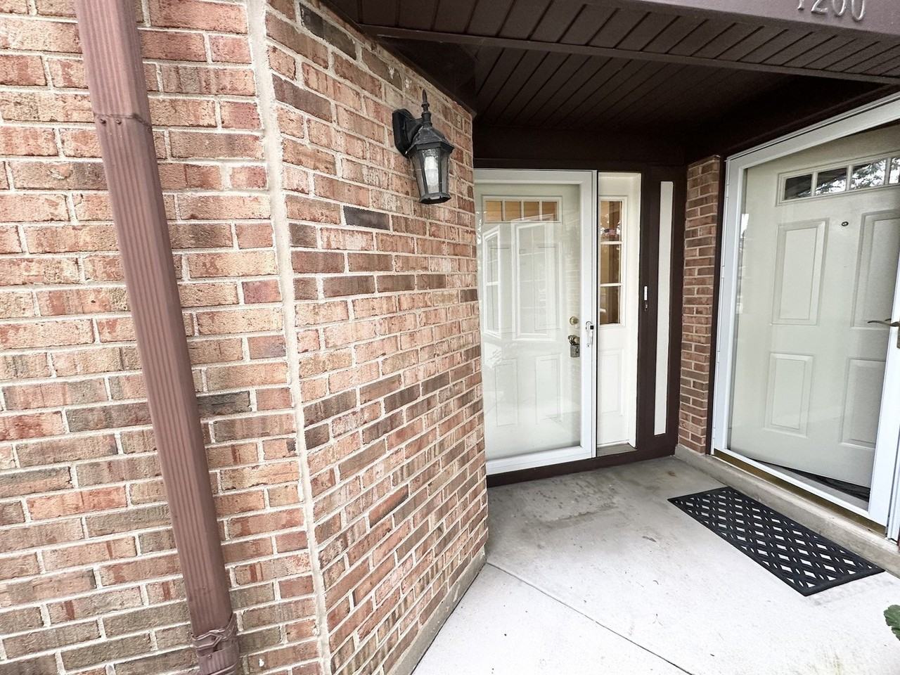 1202 Clearview Ct - Photo 2 of 19