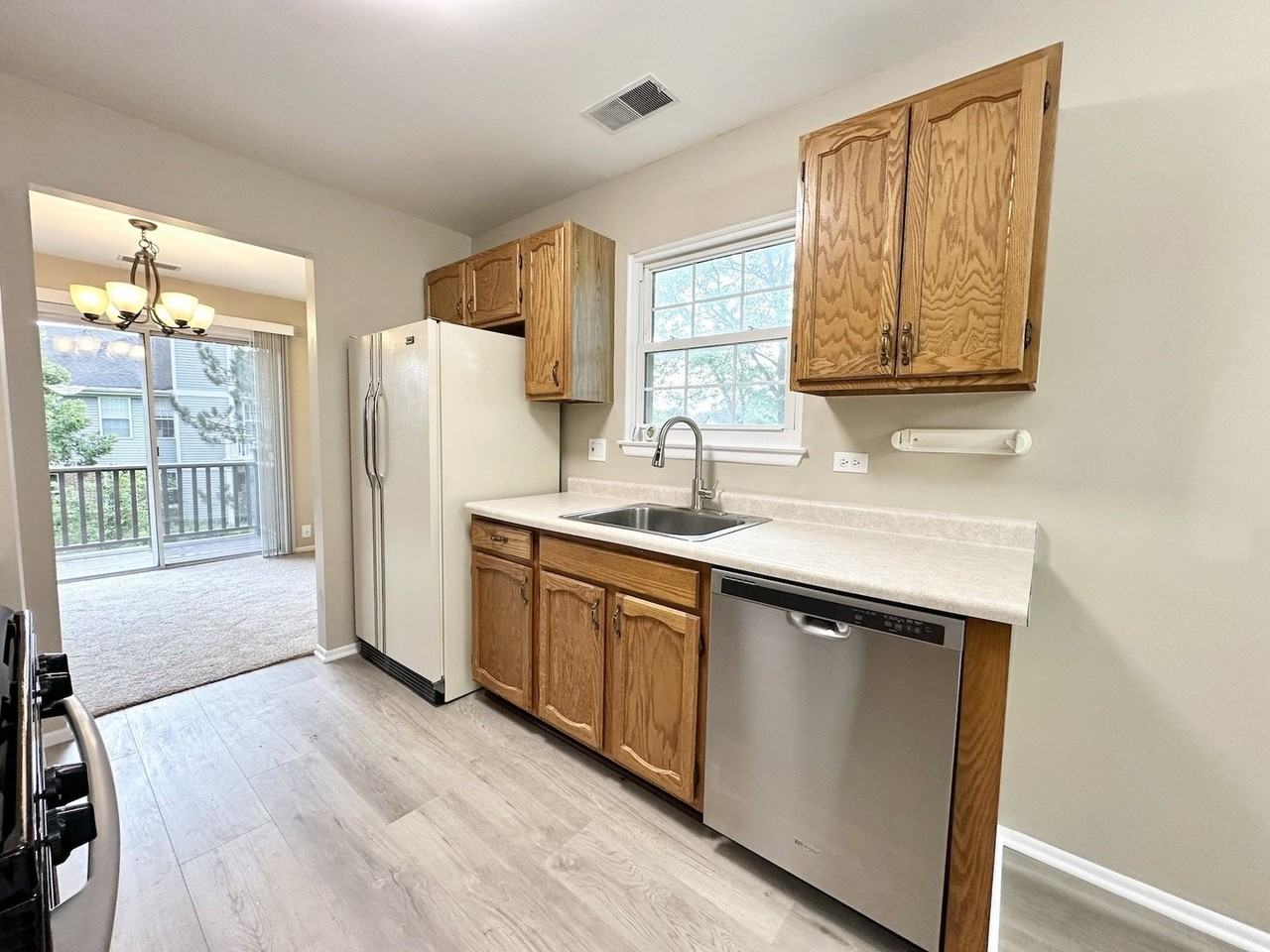 1202 Clearview Ct - Photo 3 of 19