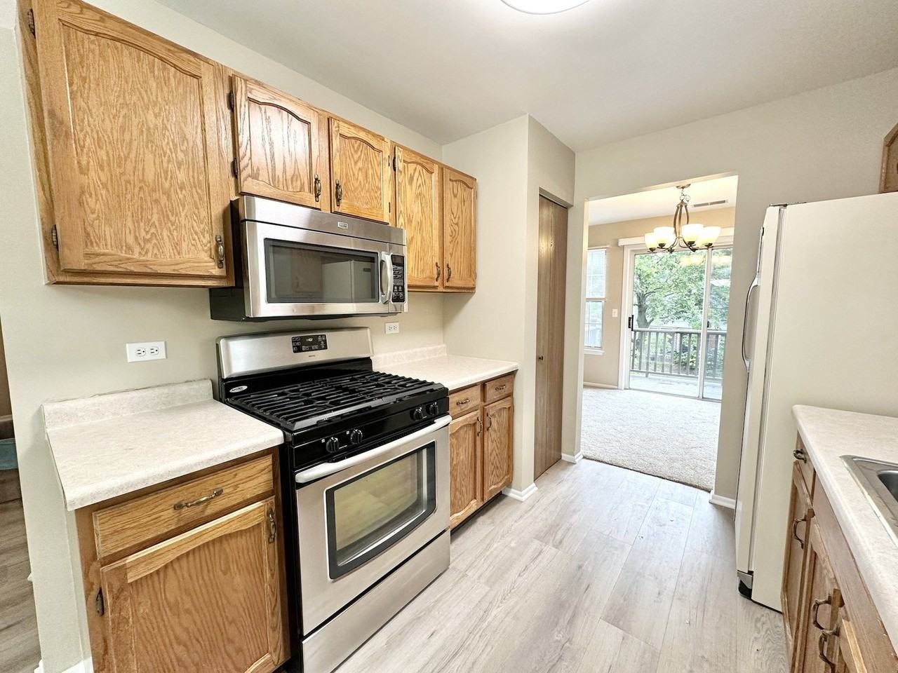 1202 Clearview Ct - Photo 4 of 19