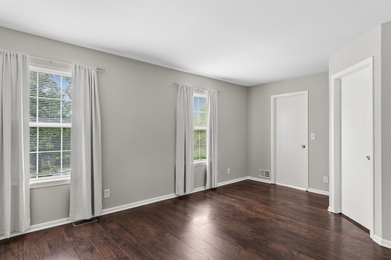 13943 S Oakdale Cir - Photo 3 of 21