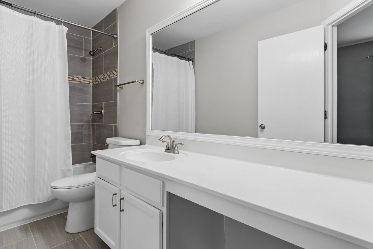13943 S Oakdale Cir - Photo 4 of 21