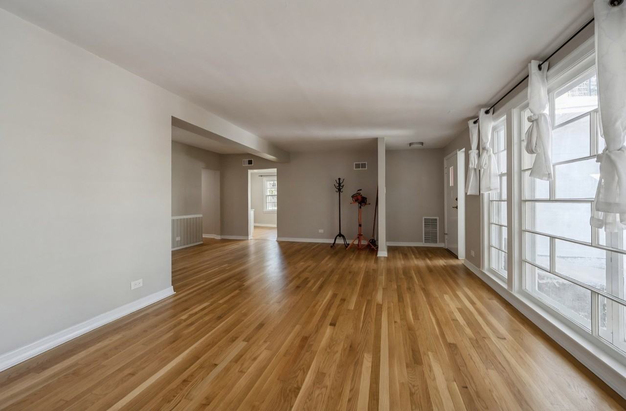 1578 Mccraren Rd - Photo 3 of 12