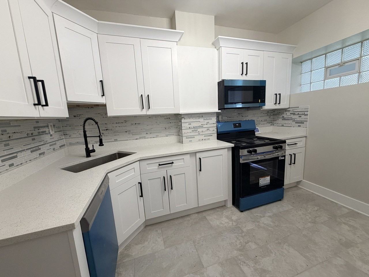 11415 S Prairie Ave - Photo 7 of 16