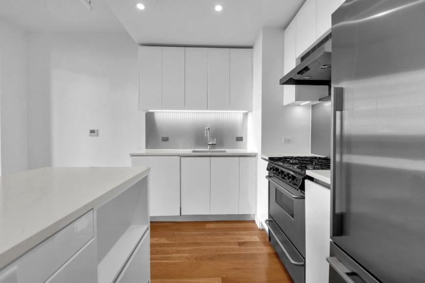 430 Albee Sq
