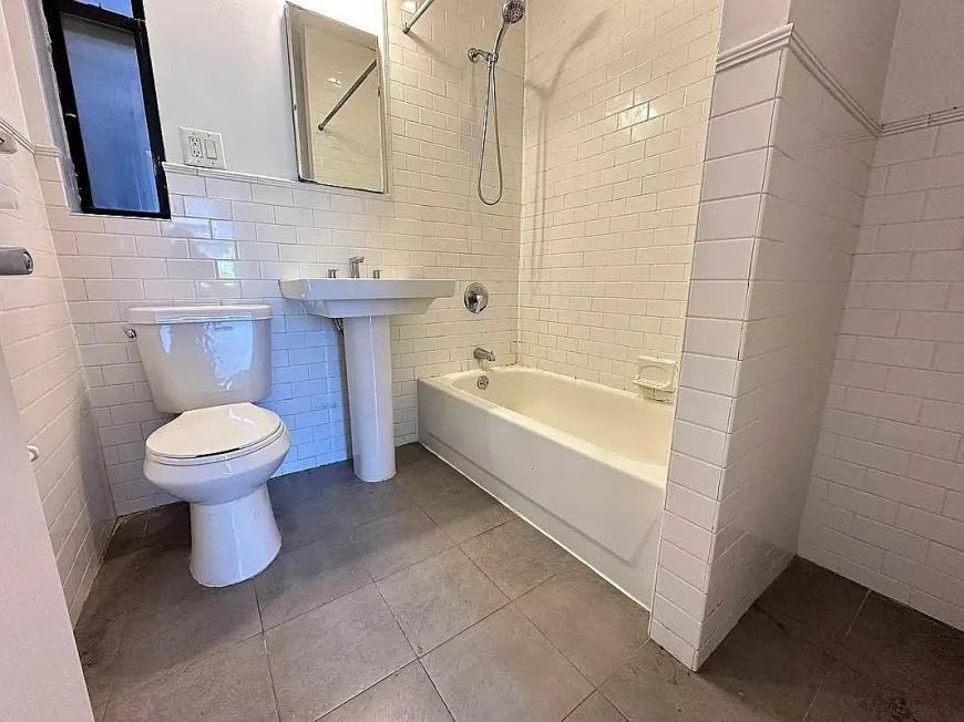 160 W 118th St - Photo 6 of 9