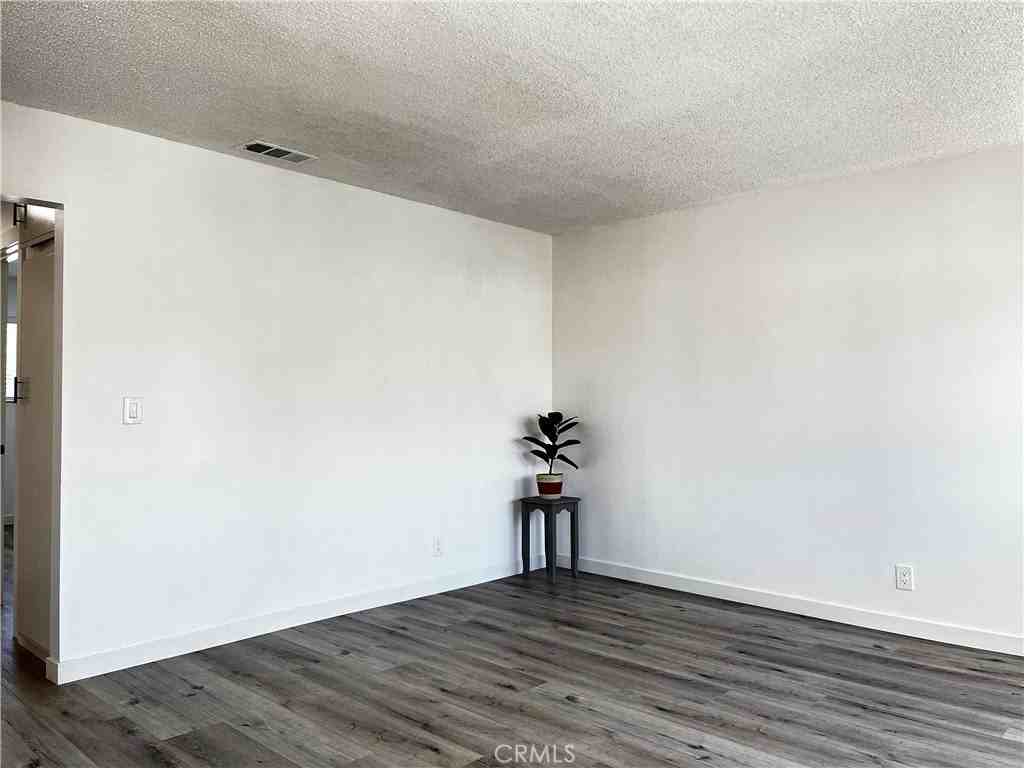 7631 Amazon Dr #4 - Photo 5 of 13