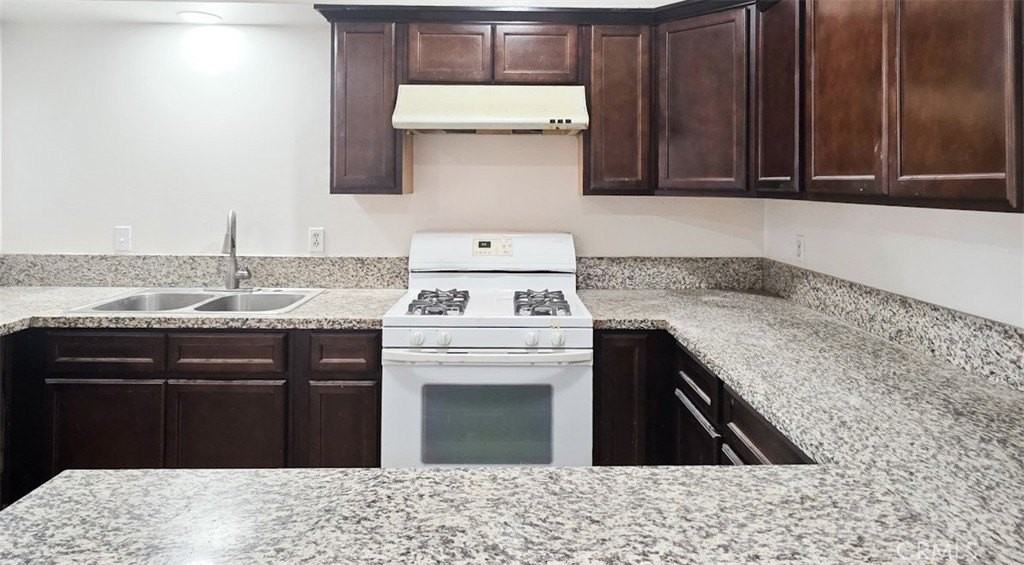 3166 Pearl Dr - Photo 5 of 25