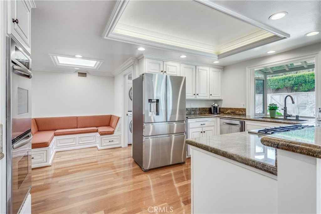 28232 Lobrook Dr - Photo 7 of 37