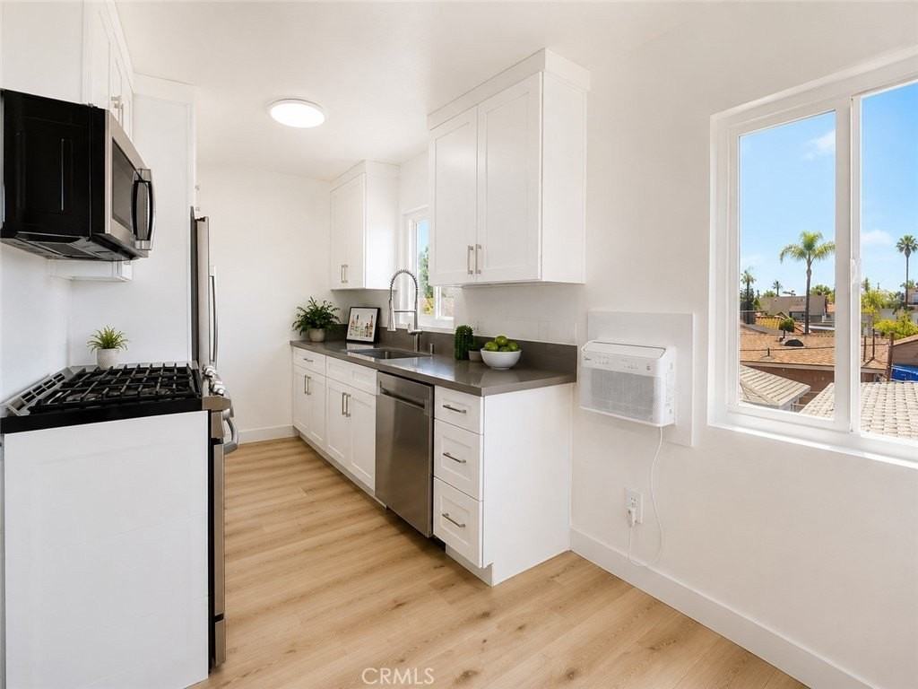15915 Orizaba Ave - Photo 2 of 10