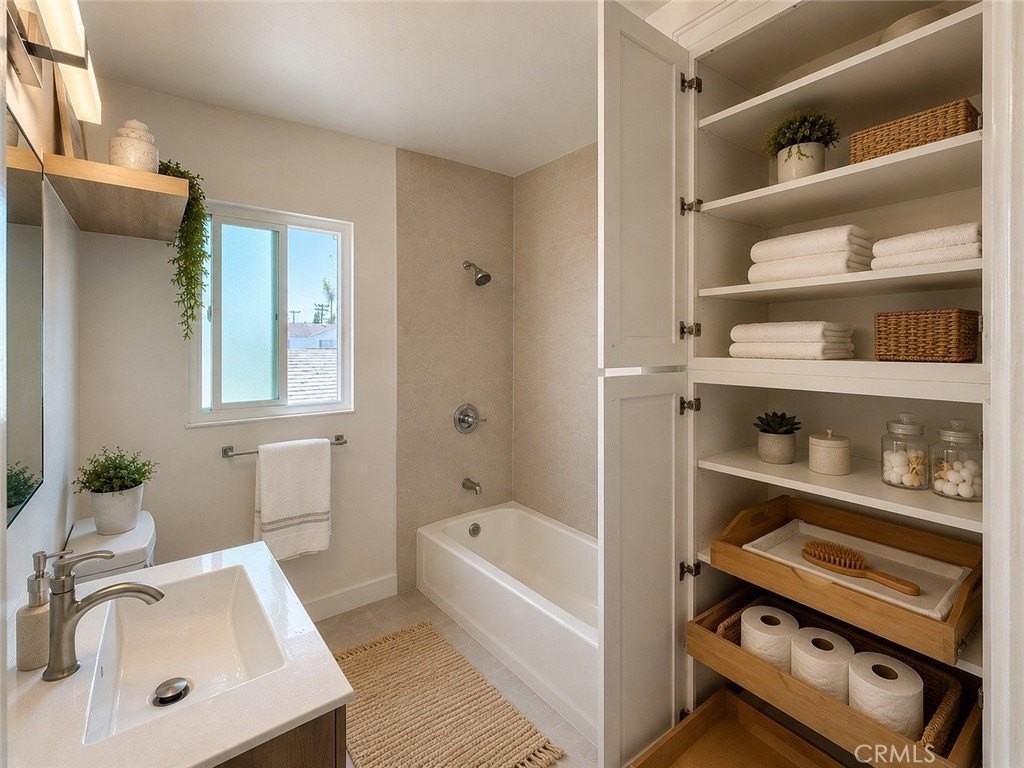 15915 Orizaba Ave - Photo 4 of 10