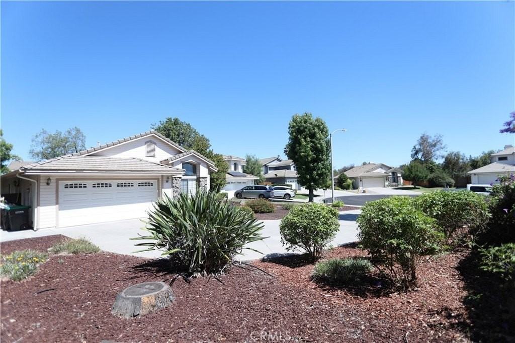30288 Mersey Ct - Photo 3 of 22