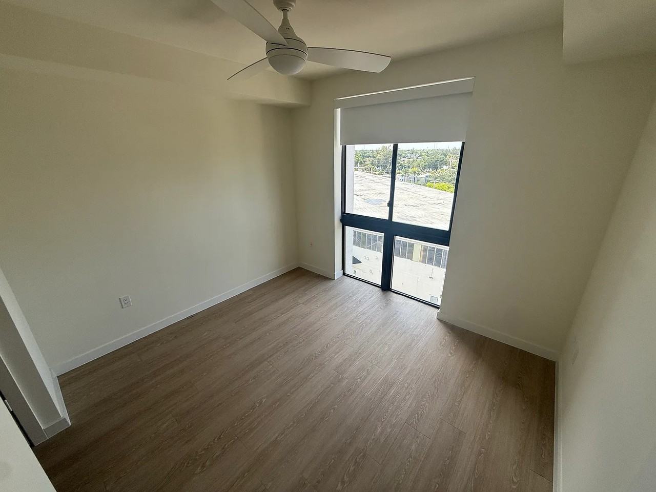 2505 Ne 193rd St #1110 - Photo 4 of 7