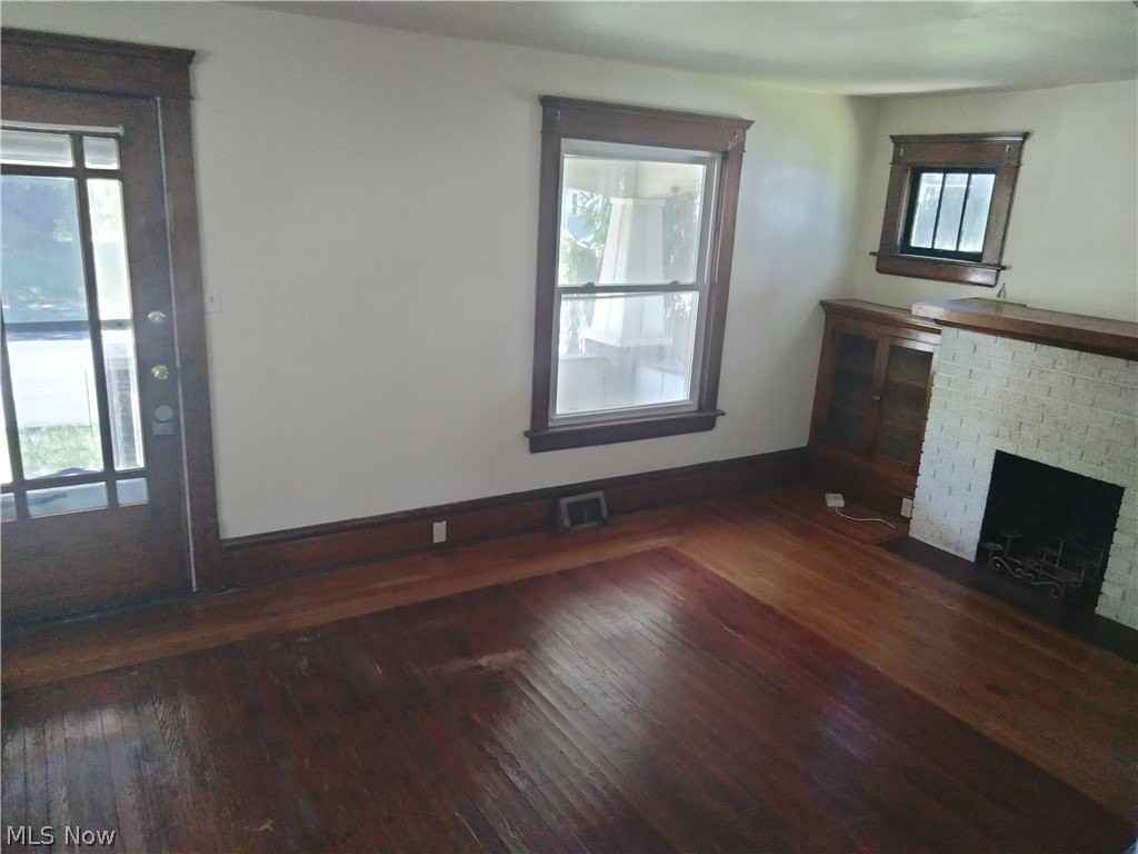 949 W Exchange St - Photo 2 of 10