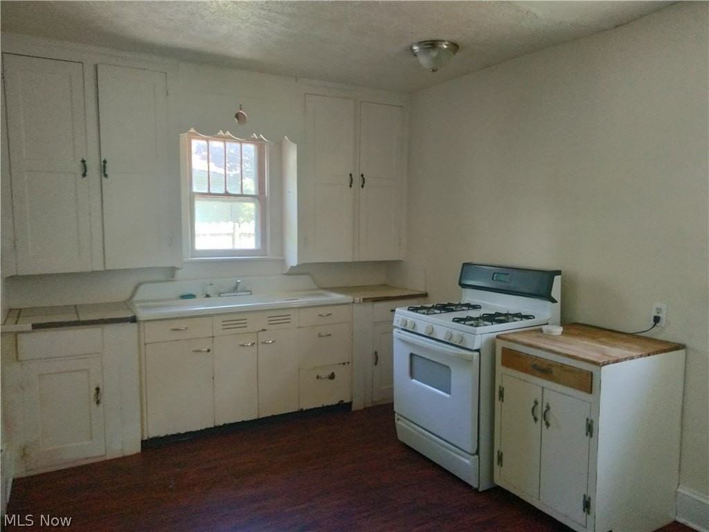 949 W Exchange St - Photo 4 of 10