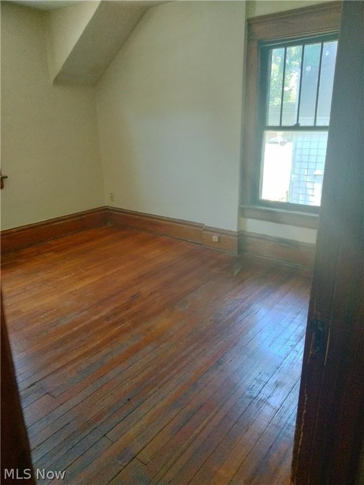 949 W Exchange St - Photo 7 of 10