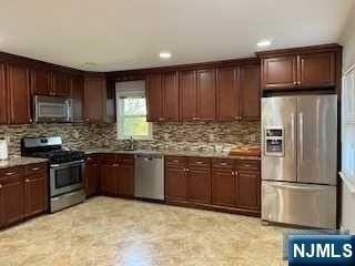 19 Shelby Ct - Photo 2 of 15