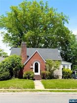 301 Hickory Ave - Photo 1 of 1