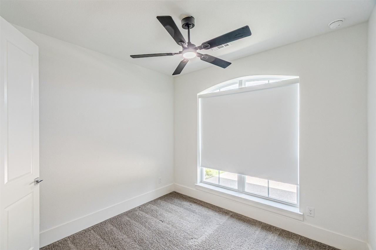 4878 Limousine Ln - Photo 7 of 39