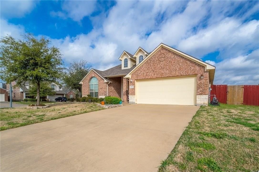 3003 Belmont Ct - Photo 2 of 29