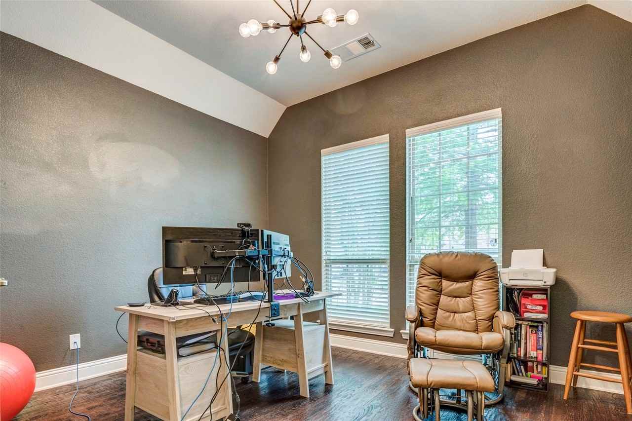 3021 Little Ml - Photo 5 of 40