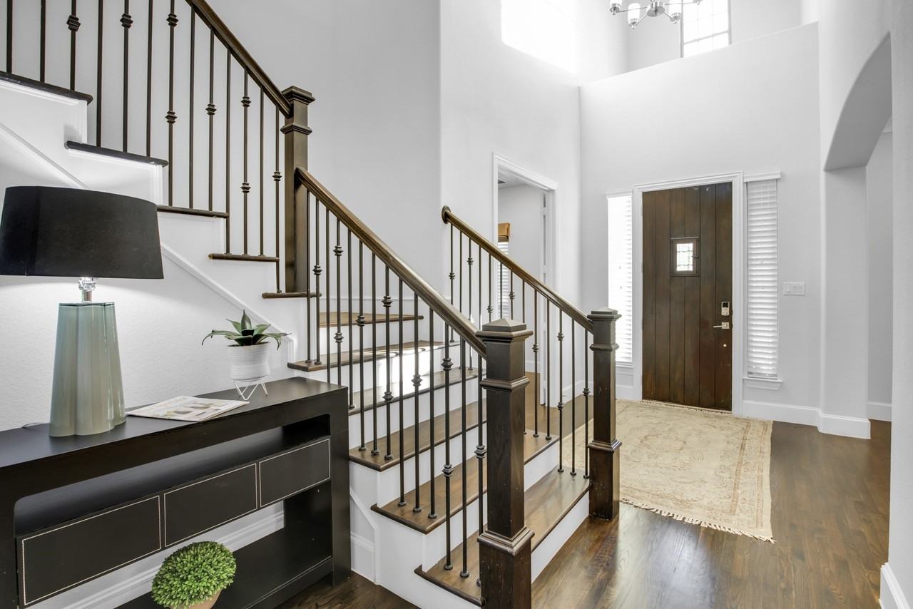 724 Orleans Dr - Photo 4 of 40